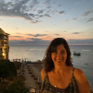 Meet your Posher, Sandi